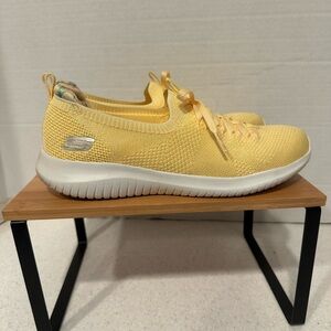 Skechers Women's Ultra Flex Yellow Sneakers slip in Memory Foam